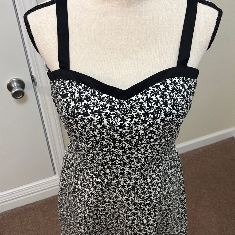 Dress Barn Black and White Patterned Midi Dress with removable straps size 8 - Picture 3 of 11